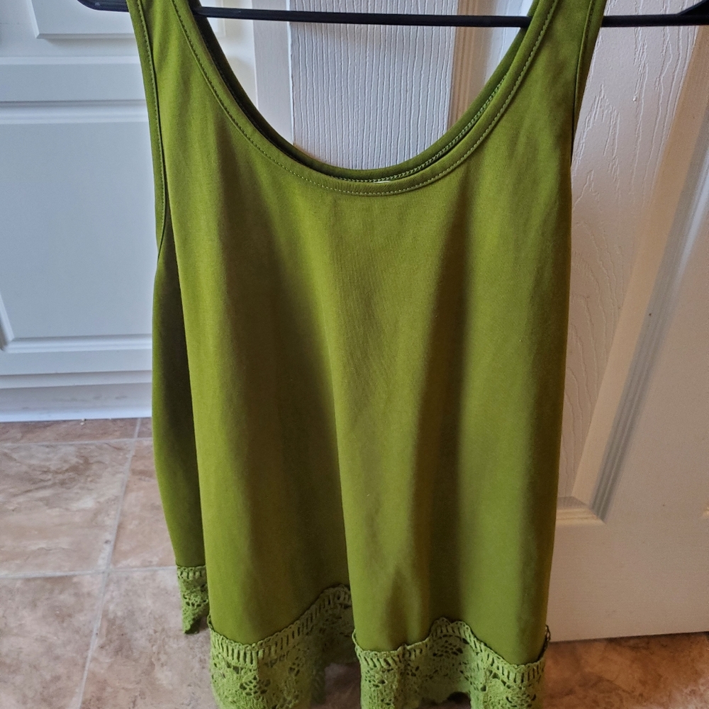 Womens 1X Flowy Tank Top